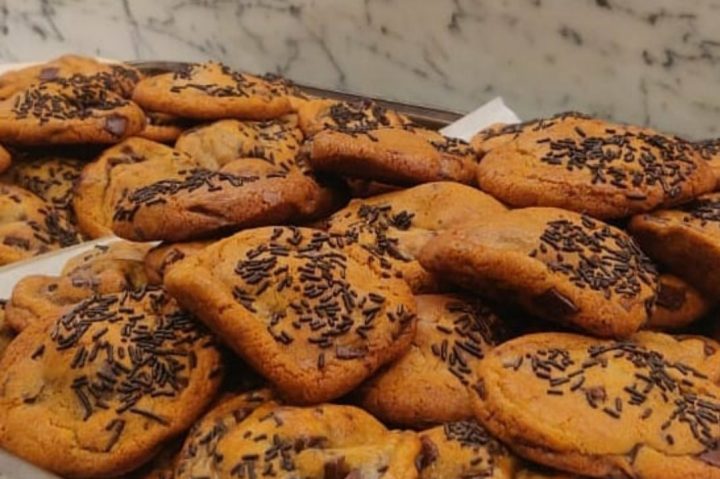 A plate of cookies